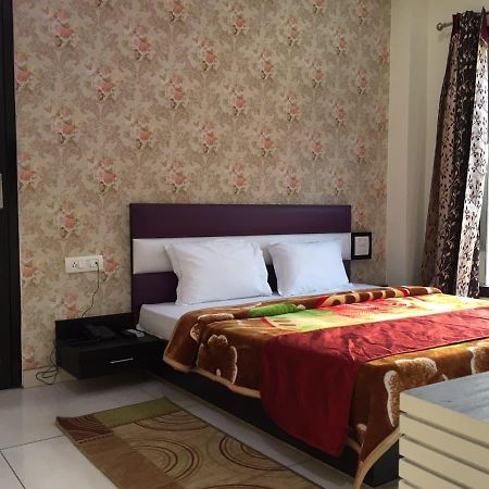 Oyo 30415 Hotel White City Anandpur  Extérieur photo