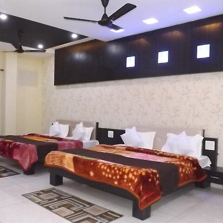 Oyo 30415 Hotel White City Anandpur  Extérieur photo
