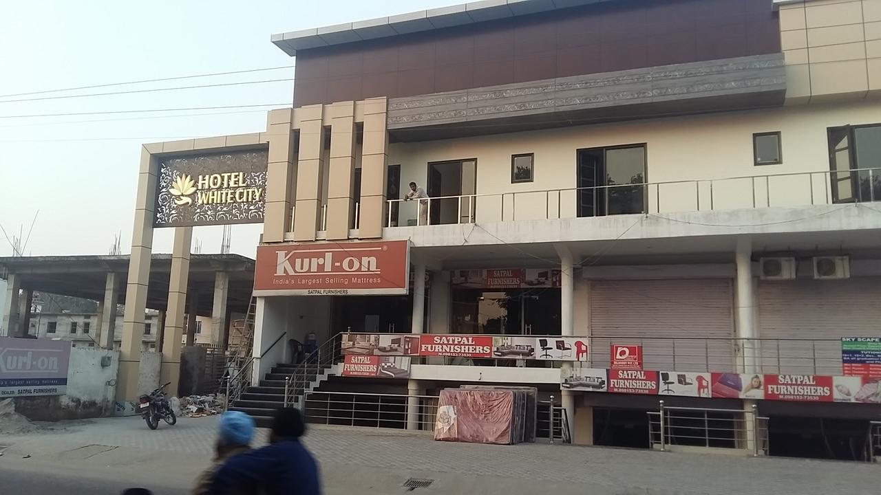 Oyo 30415 Hotel White City Anandpur  Extérieur photo