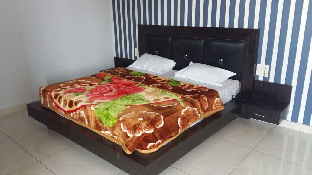 Oyo 30415 Hotel White City Anandpur  Extérieur photo